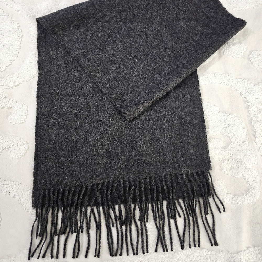 Sol Luxury Unisex 100% Baby Alpaca Fine Wool Super Soft Fringed Gray Scarf NWOT